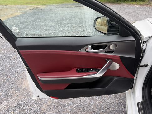 Used 2019 Kia Stinger GT1 AWD/4WD image 14
