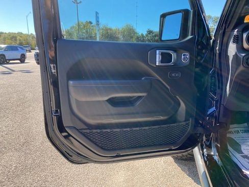 Used 2023 Jeep Gladiator Willys image 15