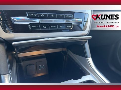 Used 2023 Ford Explorer XLT w/ Equipment Group 202A image 29