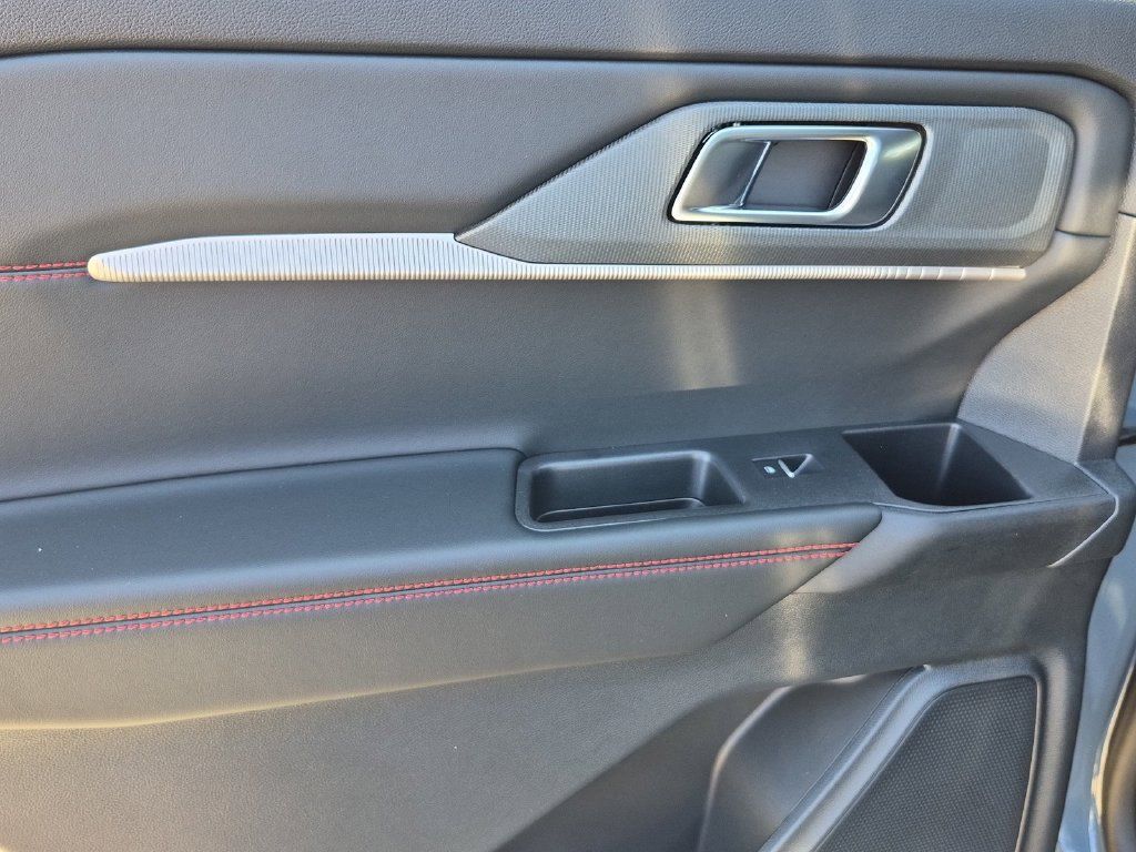 Used 2026 Ford Explorer ST-Line w/ ST-Line Street Pack RWD image 21