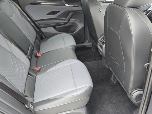 Certified 2026 Volkswagen Tiguan SE w/ Panoramic Sunroof Package FWD image 17