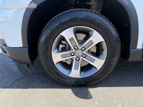 Used 2025 Honda Pilot EX-L image 11