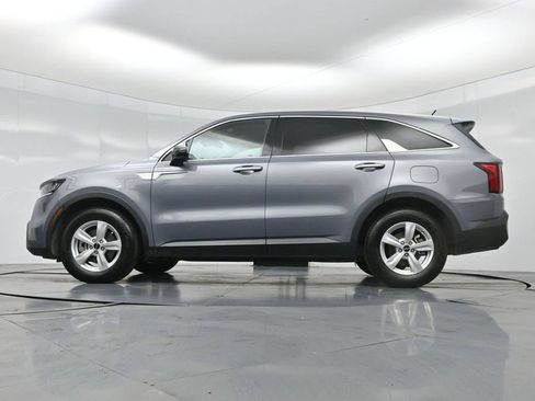 Certified 2023 Kia Sorento LX FWD image 7