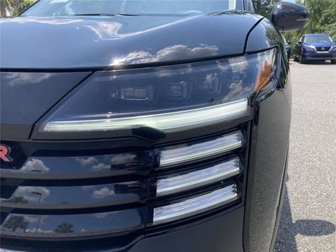 New 2025 Nissan Kicks SR image 10