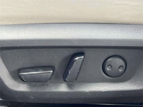 Used 2023 Nissan Rogue SV image 17