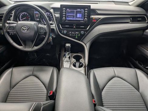 Used 2022 Toyota Camry SE image 16