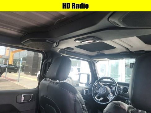 Used 2018 Jeep Wrangler Unlimited Sahara image 12