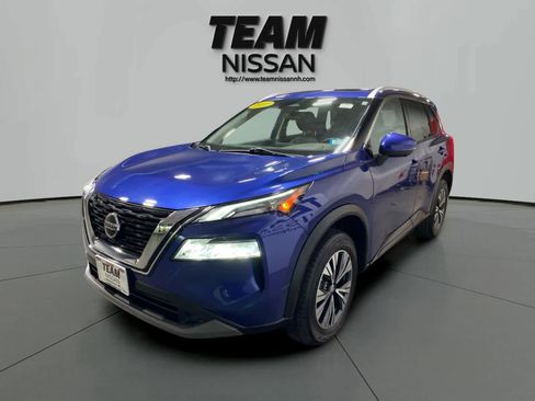 Used 2021 Nissan Rogue SV w/ Premium Package image 3