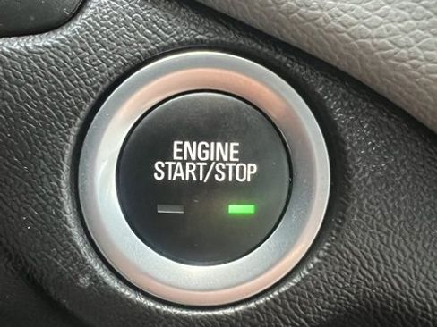 Used 2023 Chevrolet Equinox LT image 35