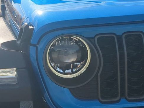 Used 2024 Jeep Gladiator Rubicon image 24