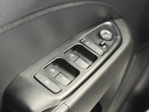 Used 2023 Hyundai Venue SEL w/ Cargo Package FWD image 19