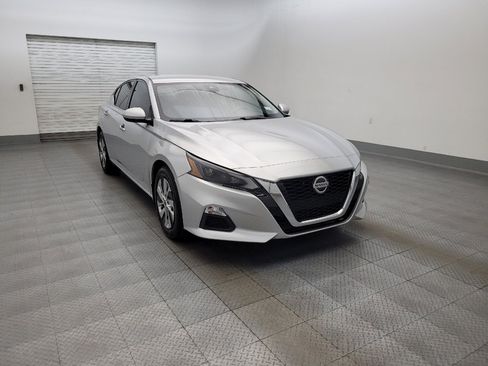 Used 2023 Nissan Altima 2.5 S FWD image 13