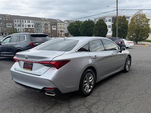 Used 2022 Toyota Avalon XLE w/ Moonroof Package FWD image 13