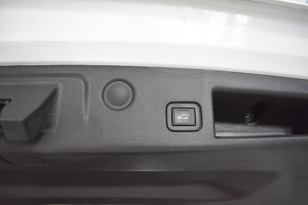 Used 2024 Chevrolet Equinox LT FWD image 30