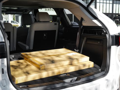 Used 2024 MAZDA CX-90 Plug-In Hybrid w/ Preferred image 31