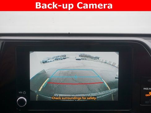 Used 2023 Toyota Highlander L image 8