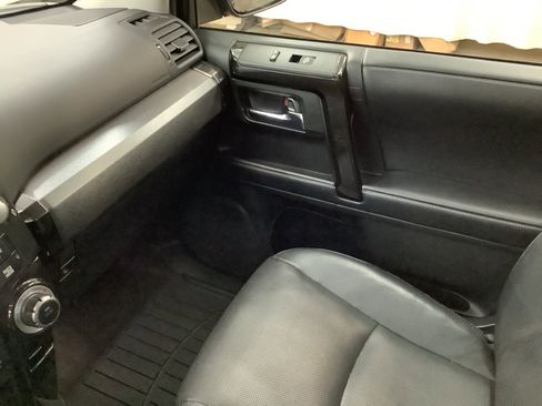 Used 2019 Toyota 4Runner Limited AWD/4WD image 22