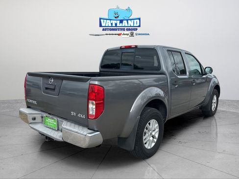 Used 2017 Nissan Frontier SV image 5