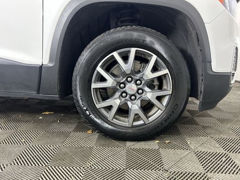 Used 2023 GMC Acadia SLT image 47