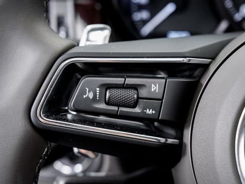 Certified 2026 Porsche Macan AWD/4WD image 12