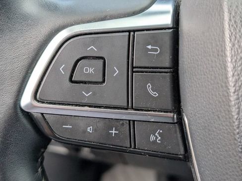 Used 2020 Toyota Highlander XLE FWD image 21