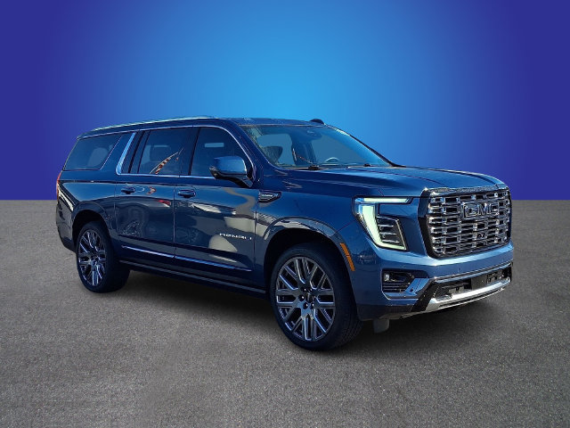 Used 2026 GMC Yukon XL Denali Ultimate AWD/4WD image 3