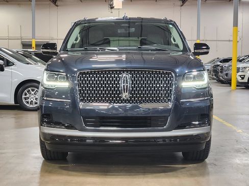Used 2024 Lincoln Navigator Premiere AWD/4WD image 2