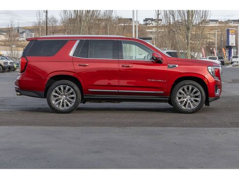 Used 2022 GMC Yukon Denali image 2