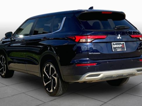 Used 2023 Mitsubishi Outlander SE AWD/4WD image 12