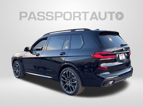 New 2026 BMW X7 xDrive40i image 3