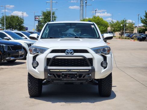Used 2018 Toyota 4Runner TRD Off-Road AWD/4WD image 11