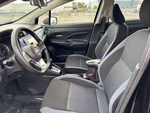 Used 2025 Nissan Versa SV FWD image 22
