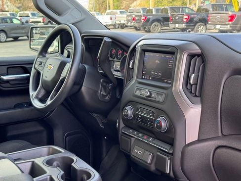 Used 2023 Chevrolet Silverado 1500 Custom image 17