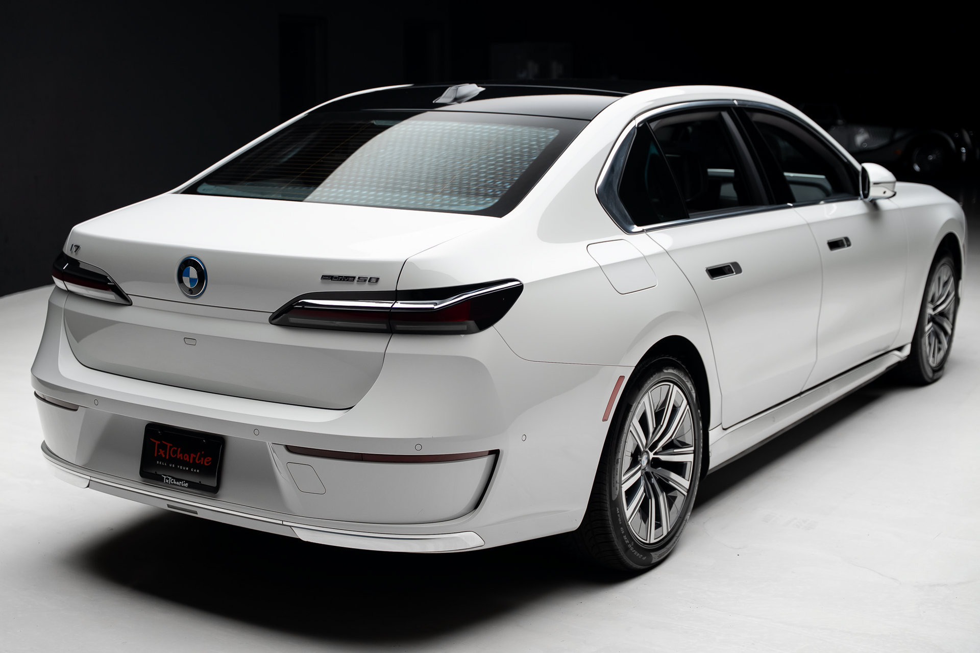 Used 2024 BMW i7 eDrive50 w/ Executive Package RWD image 33
