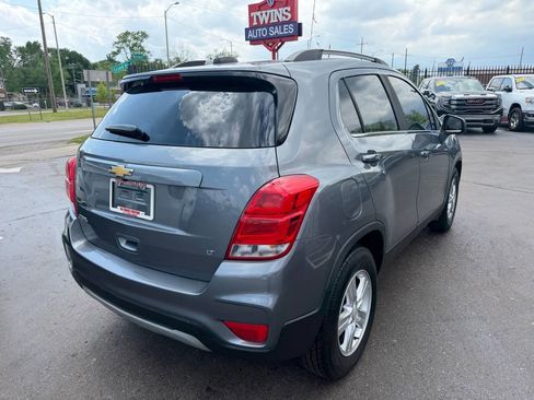 Used 2019 Chevrolet Trax LT w/ LT Convenience Package FWD image 5