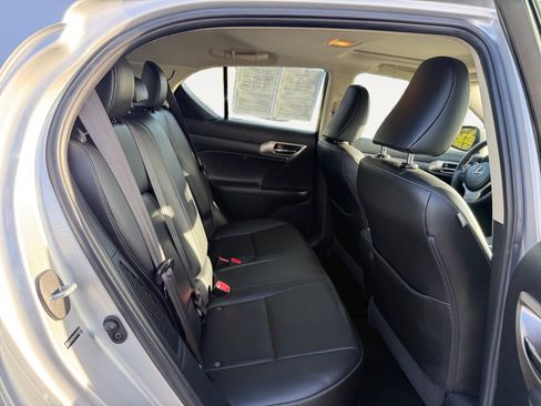 Used 2014 Lexus CT 200h FWD image 18