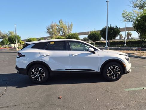 Used 2023 Kia Sportage EX FWD image 4