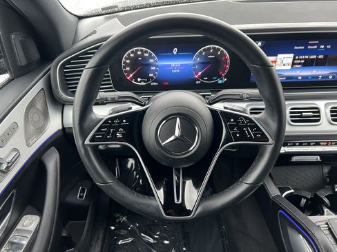 Used 2025 Mercedes-Benz GLS 450 4MATIC image 30