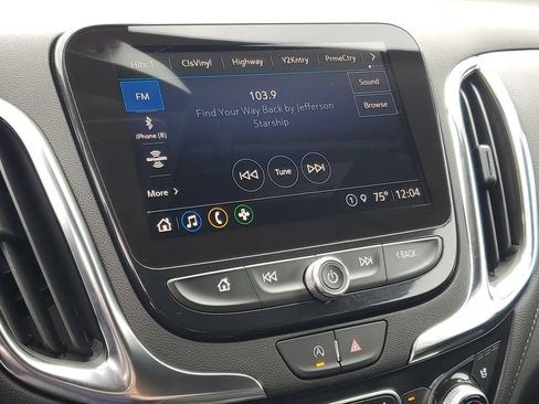 Used 2024 Chevrolet Equinox Premier AWD/4WD image 16
