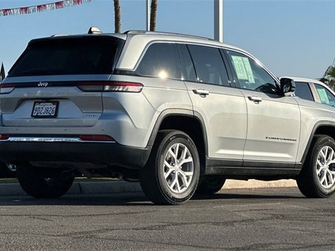 Certified 2022 Jeep Grand Cherokee Limited image 6