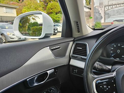 Certified 2022 Volvo XC90 T5 Momentum w/ Climate Package image 31