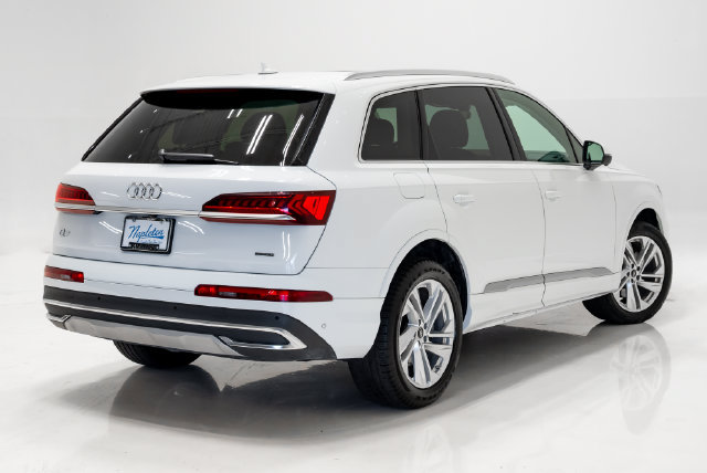 Used 2024 Audi Q7 3.0T Premium Plus AWD/4WD image 34