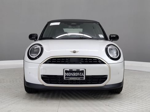 New 2026 MINI Cooper 2-Door Hardtop FWD image 4