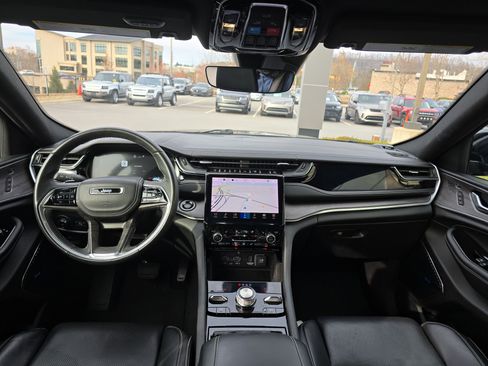 Used 2022 Jeep Grand Cherokee Overland image 19