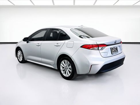 Used 2024 Toyota Corolla LE w/ LE Convenience Package FWD image 6