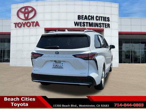 Certified 2025 Toyota Sienna Limited AWD/4WD image 11