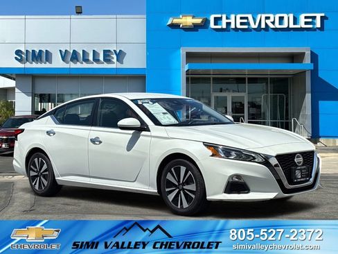Used 2021 Nissan Altima 2.5 SV FWD image 1