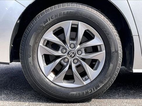 Used 2021 Toyota Sienna LE w/ LE Plus Package AWD/4WD image 36