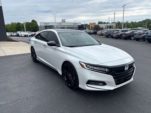 Used 2020 Honda Accord Touring image 6