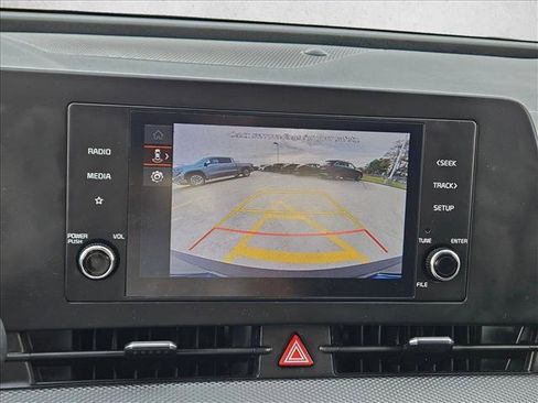 Used 2024 Kia Sportage LX image 13